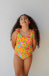Niña Cuba - Coco Flamingo